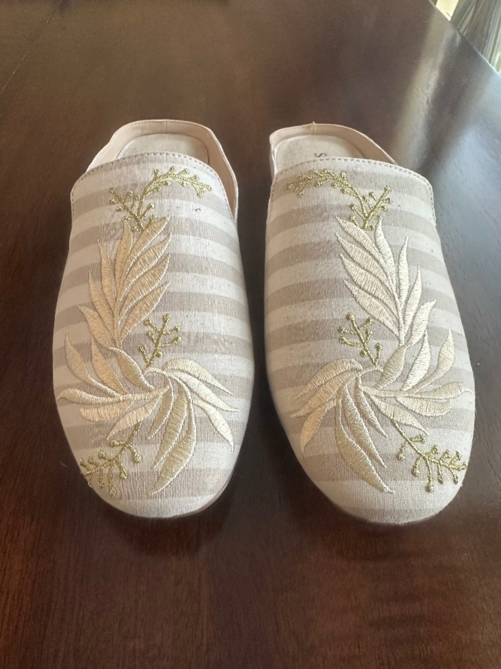 Soft‎ Surroundings Kyra Natural Embroidered Floral Mules Women's Size 9